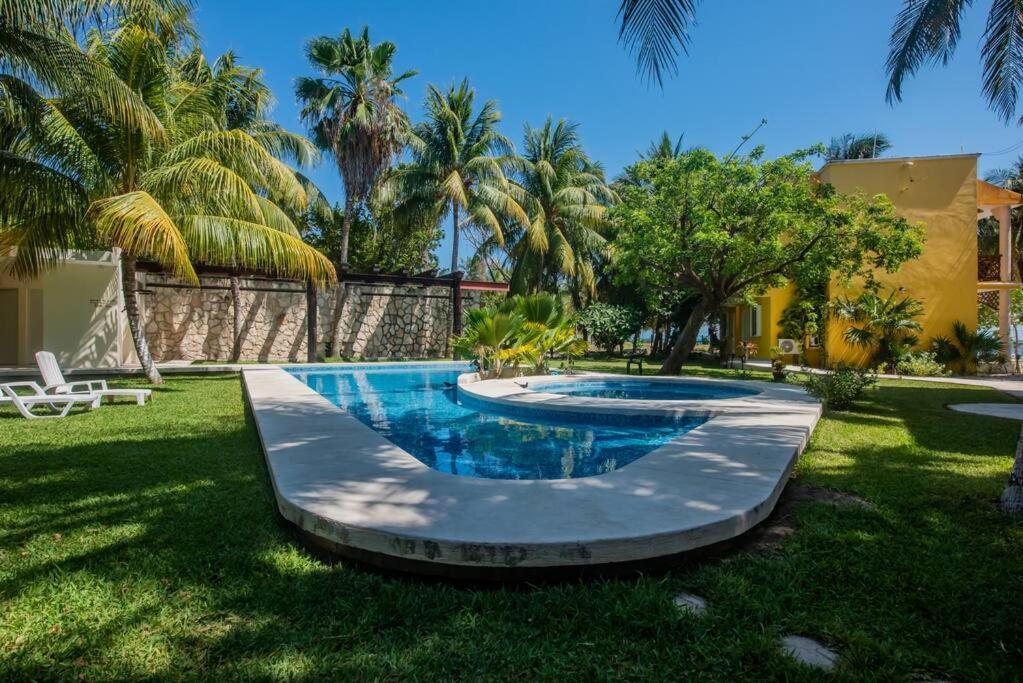 Marysol Beachfront Next To Nomads D6 Isla Mujeres Exterior foto