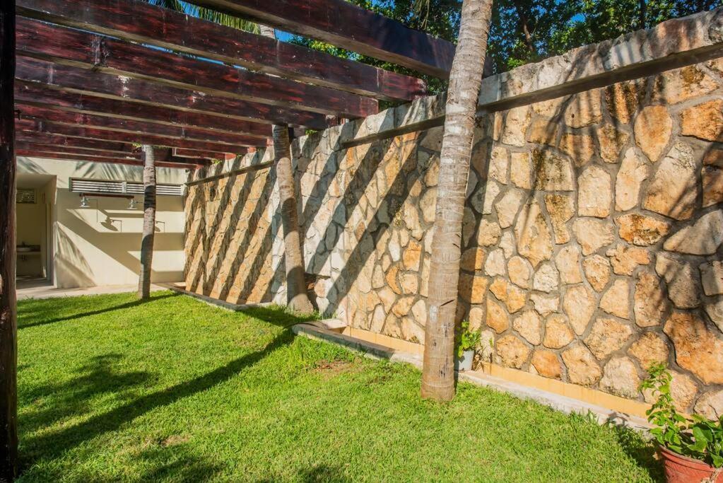 Marysol Beachfront Next To Nomads D6 Isla Mujeres Exterior foto