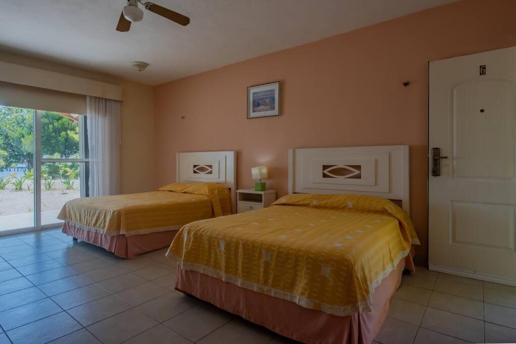 Marysol Beachfront Next To Nomads D6 Isla Mujeres Exterior foto