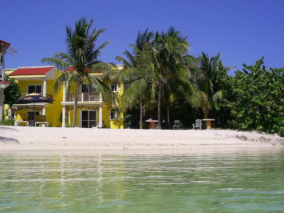 Marysol Beachfront Next To Nomads D6 Isla Mujeres Exterior foto