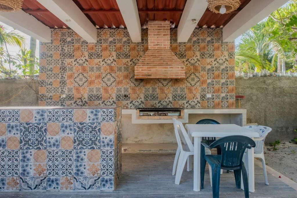 Marysol Beachfront Next To Nomads D6 Isla Mujeres Exterior foto